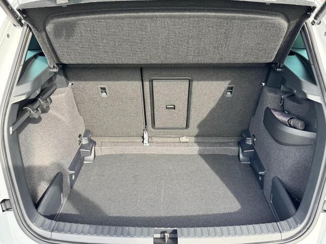 Skoda Karoq 2,0 TDI DSG Sportline 2ZKli AHK ACC SHT PDC Kam 19Zo 5JG 