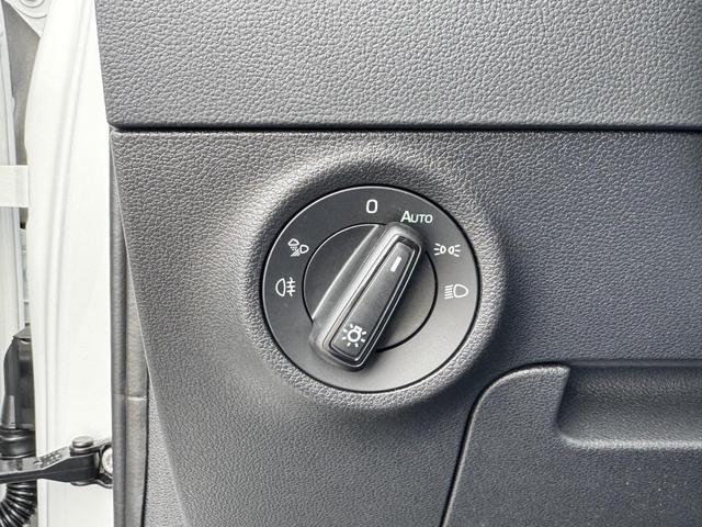Skoda Karoq 2,0 TDI DSG Sportline 2ZKli AHK ACC SHT PDC Kam 19Zo 5JG 