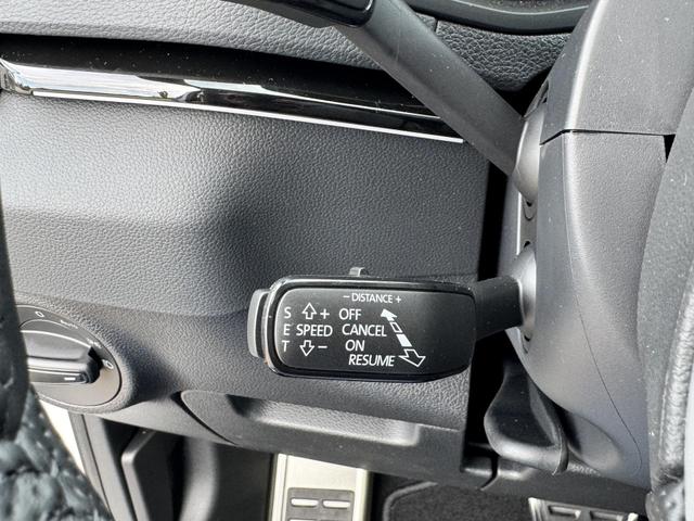 Skoda Karoq 2,0 TDI DSG Sportline 2ZKli AHK ACC SHT PDC Kam 19Zo 5JG 