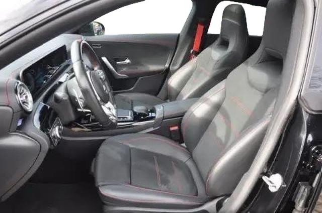 Mercedes-Benz CLA Shooting Brake AMG innen bilder