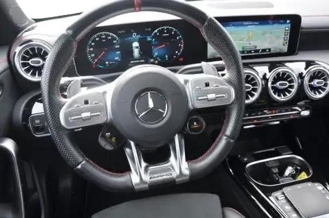 Mercedes-Benz CLA Shooting Brake AMG innen bilder