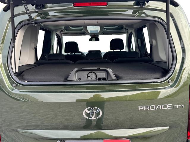 Toyota Proase Citty Lounge VIP Pano Innenraum Bilder