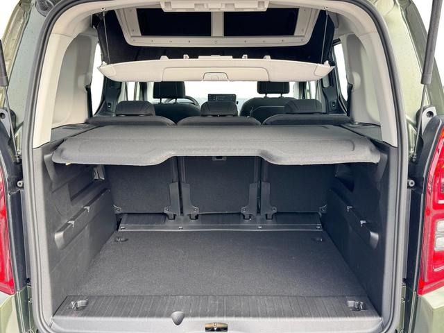 Toyota Proase Citty Lounge VIP Pano Innenraum Bilder