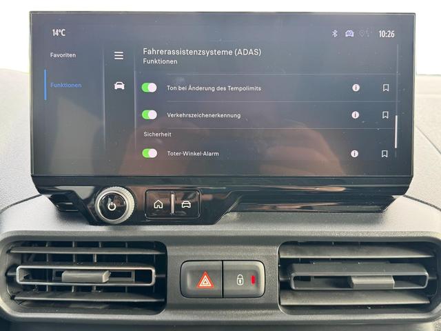 Toyota Proase Citty Lounge VIP Pano Innenraum Bilder
