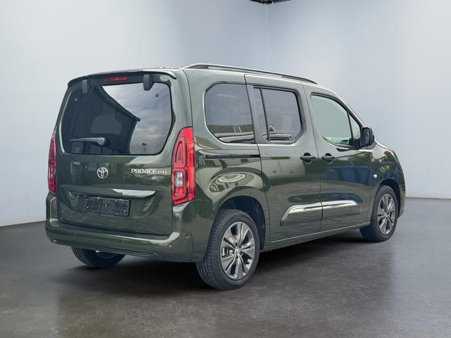 Toyota Proase Citty Lounge VIP Pano aussen bilder