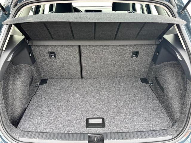 Reimport EU-Neuwagen Seat Arona Automatik Kofferraum und Ersatz Rad 