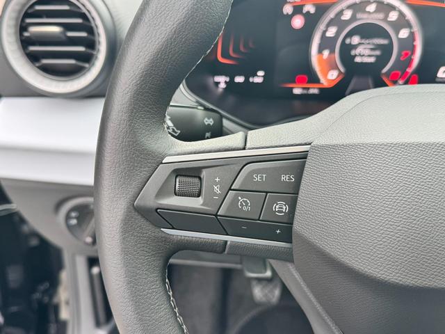Seat Arona günstig kaufen Lenkrad Bilder 
