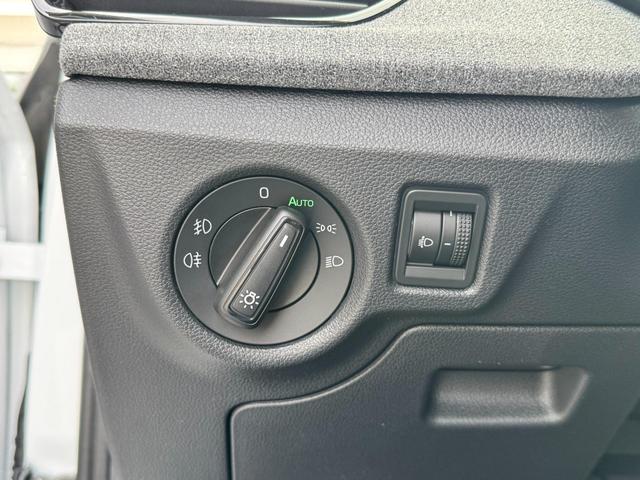 EU-Neuwagen Skoda Kamiq günstig kaufen Innenraum und multimedia bilder