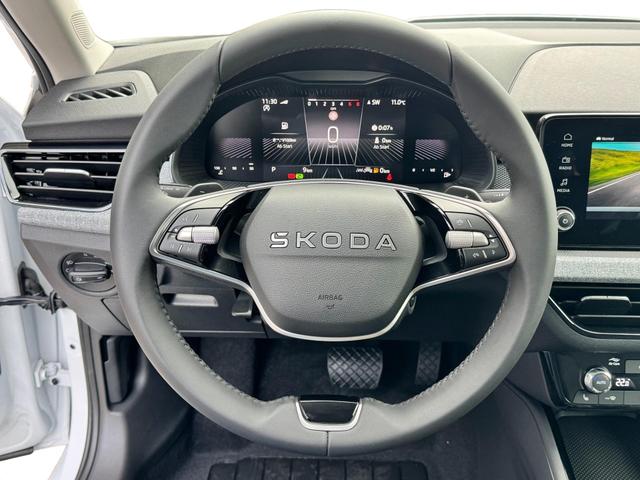 EU-Neuwagen Skoda Kamiq günstig kaufen Lenkrad bilder