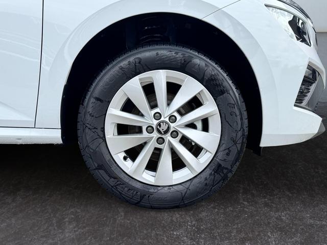 EU-Neuwagen Skoda Kamiq günstig kaufen Aussen bilder