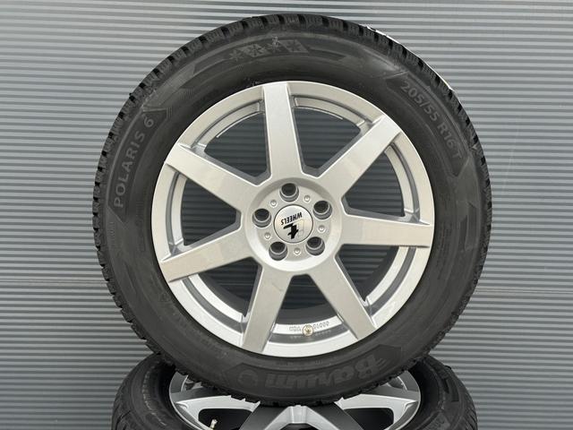 Winterkompletträder Škoda Fabia – 16 Zoll | itWheels EMILY + Barum Polaris 6 (205/55 R16 91T)