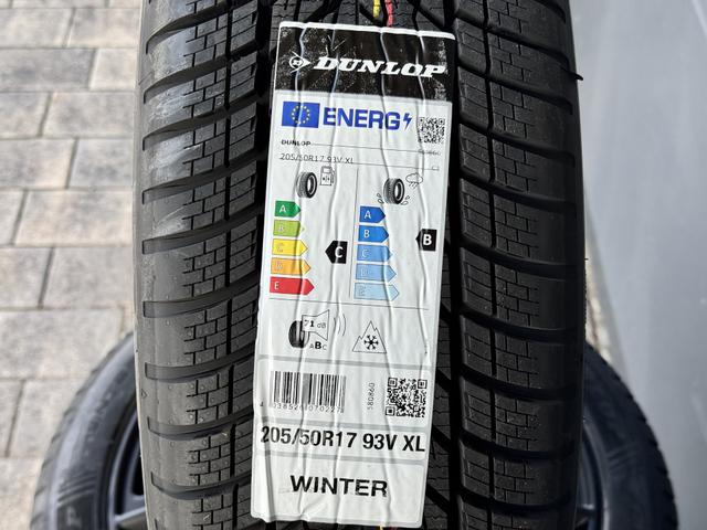Winterkompletträder Škoda Scala 17″ – RCDesign RC27 + Dunlop 205/50R17 93V XL | 999 €