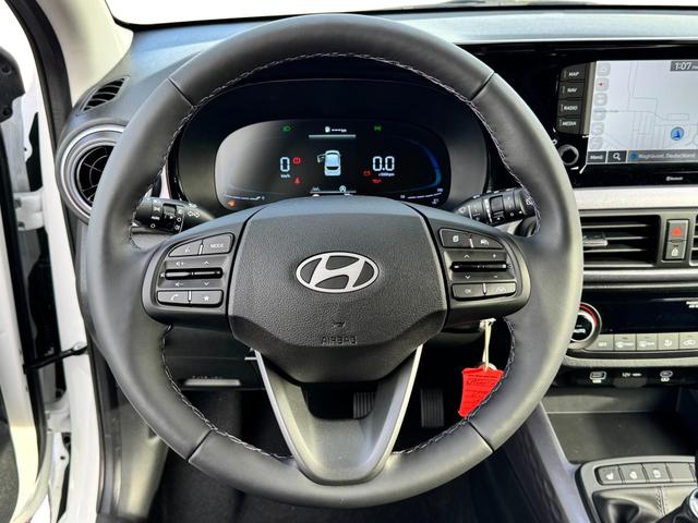  Hyundai i10 innenraum - Lenkrad - Multimedia bilder