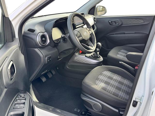  Hyundai i10 innenraum - Lenkrad - Multimedia bilder