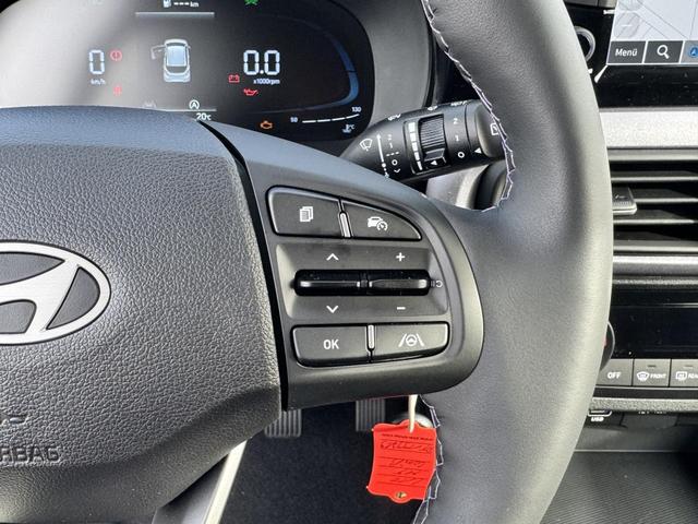  Hyundai i10 innenraum - Lenkrad - Multimedia bilder