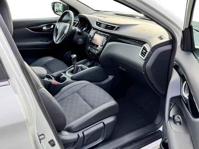  Gebraucht Nissan Qashqai 1.2 DIG-T Tekna Pano Leder Navi 360° günstig kaufen