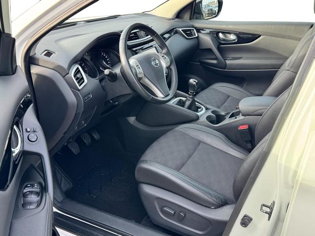  Gebraucht Nissan Qashqai 1.2 DIG-T Tekna Pano Leder Navi 360° günstig kaufen