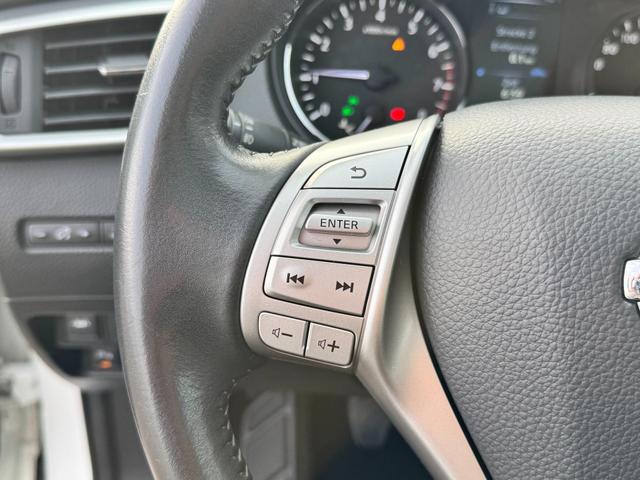  Gebraucht Nissan Qashqai 1.2 DIG-T Tekna Pano Leder Navi 360° günstig kaufen