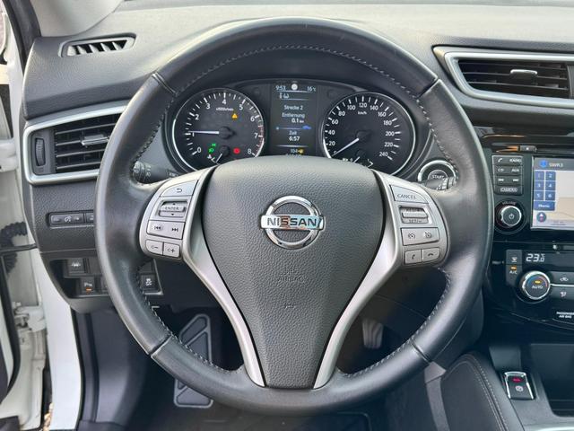  Gebraucht Nissan Qashqai 1.2 DIG-T Tekna Pano Leder Navi 360° günstig kaufen