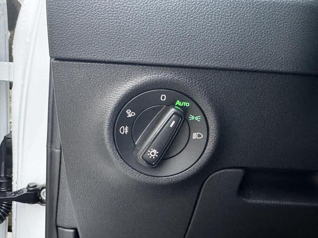 Skoda Karoq 1,5 TSI DSG Sportline Innenraum, ahk bilder