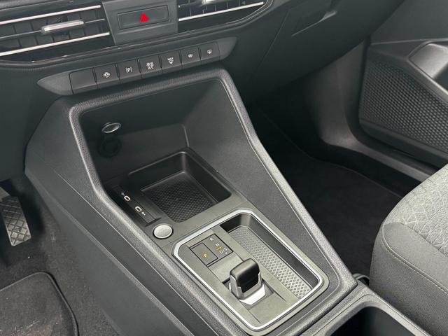 Ford Tourneo Connect 2.0 EB AT Titanium