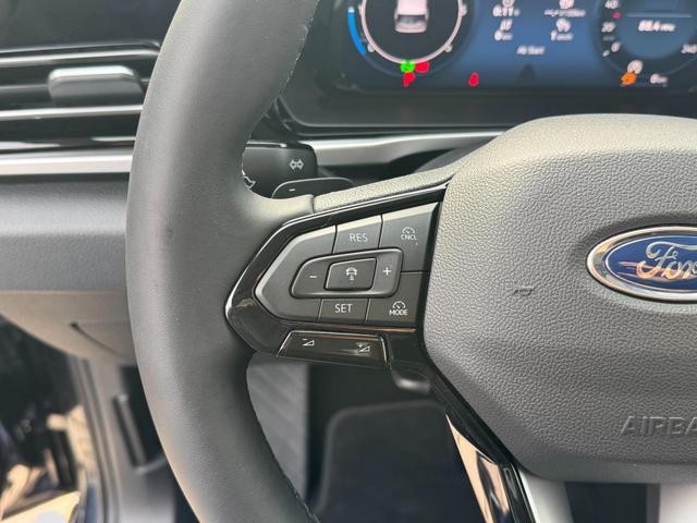  Ford Grand Tourneo Titanium