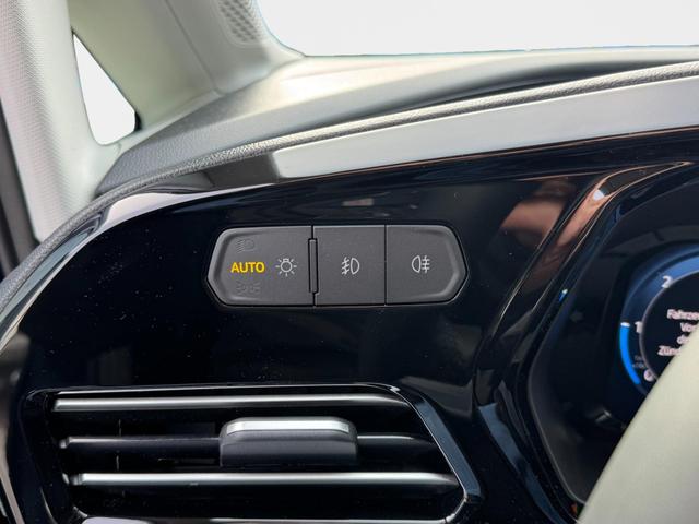  Ford Grand Tourneo Titanium