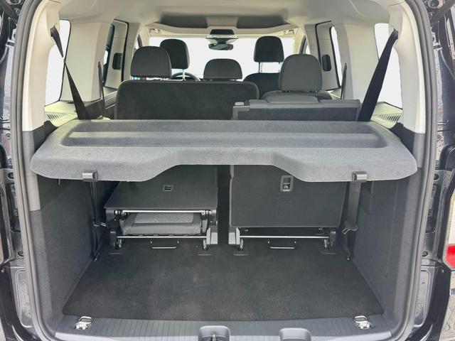  Ford Grand Tourneo Titanium