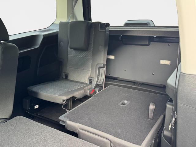  Ford Grand Tourneo Titanium