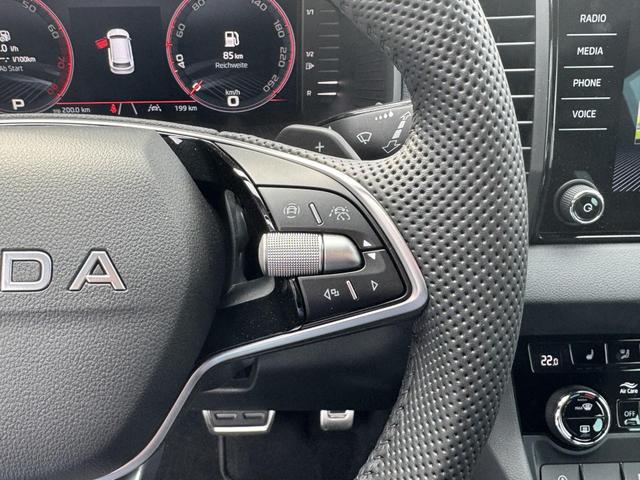 Neue Skoda Karoq 2,0 TSI 4x4 DSG Sportline kaufen