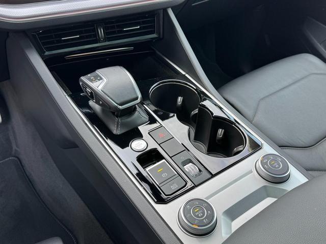 Gebraucht Volkswagen Touareg 3.0 V6 R-Line kaufen