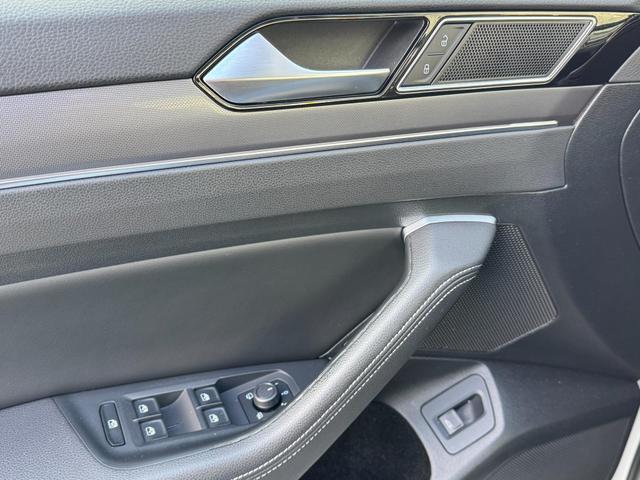 Gebraucht Volkswagen Passat 1.8 TSI DSG R-Line kaufen