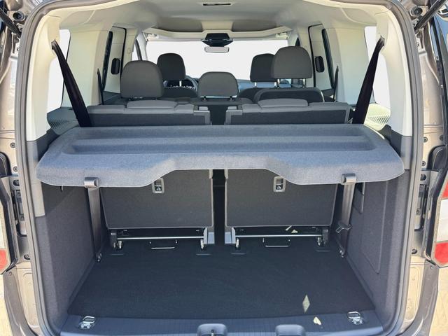 Ford Grand Tourneo Titanium
