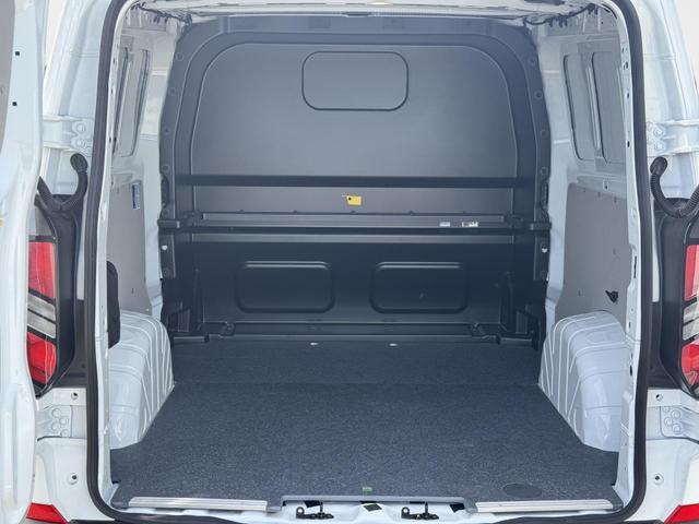 Ford Transit Custom mit holz bodenplatte