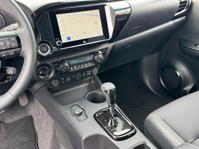 Reimport Toyota Hilux INVINCIBLE Double Cab 2.8 D-4D 4x4 kaufen