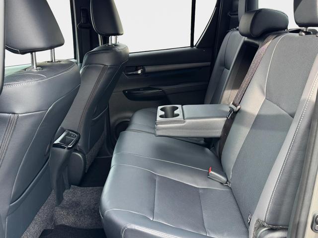 Reimport Toyota Hilux INVINCIBLE Double Cab 2.8 D-4D 4x4 kaufen