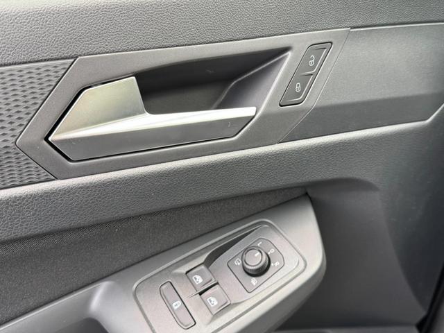 Ford Grand Tourneo Titanium 1,5 L2 7 Sitzer Klimaautomatik Anh&auml;ngerkupplung Sitzheizung Einparkhilfe Kamera 17 Zoll Leichtmetall ACC 