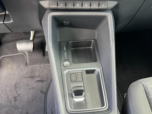 Ford Grand Tourneo Titanium 1,5 L2 7 Sitzer Klimaautomatik Anh&auml;ngerkupplung Sitzheizung Einparkhilfe Kamera 17 Zoll Leichtmetall ACC 