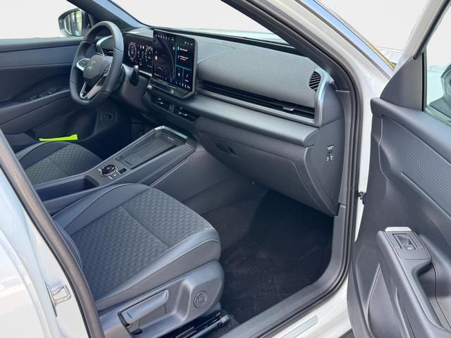 EU-Neuwagen Volkswagen T-Roc 1,5 eTSI DSG R-Line kaifen