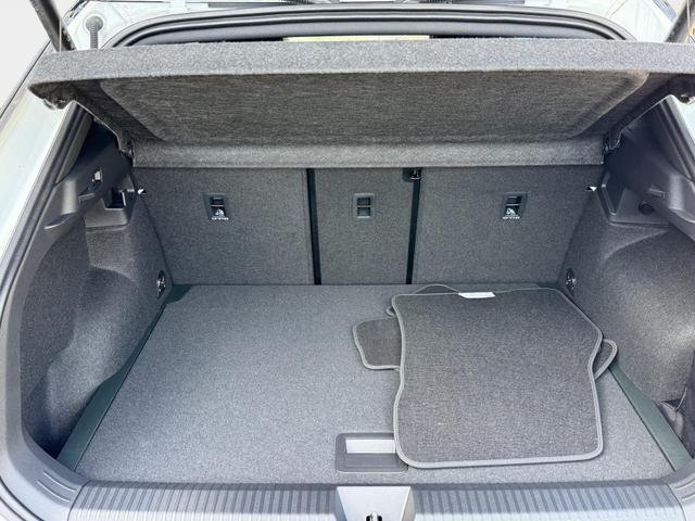 EU-Neuwagen Volkswagen T-Roc 1,5 eTSI DSG R-Line kaifen