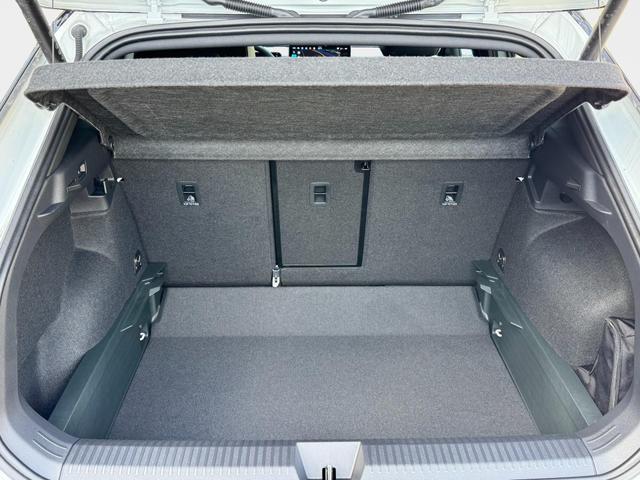 EU-Neuwagen Volkswagen T-Roc 1,5 eTSI DSG R-Line kaifen