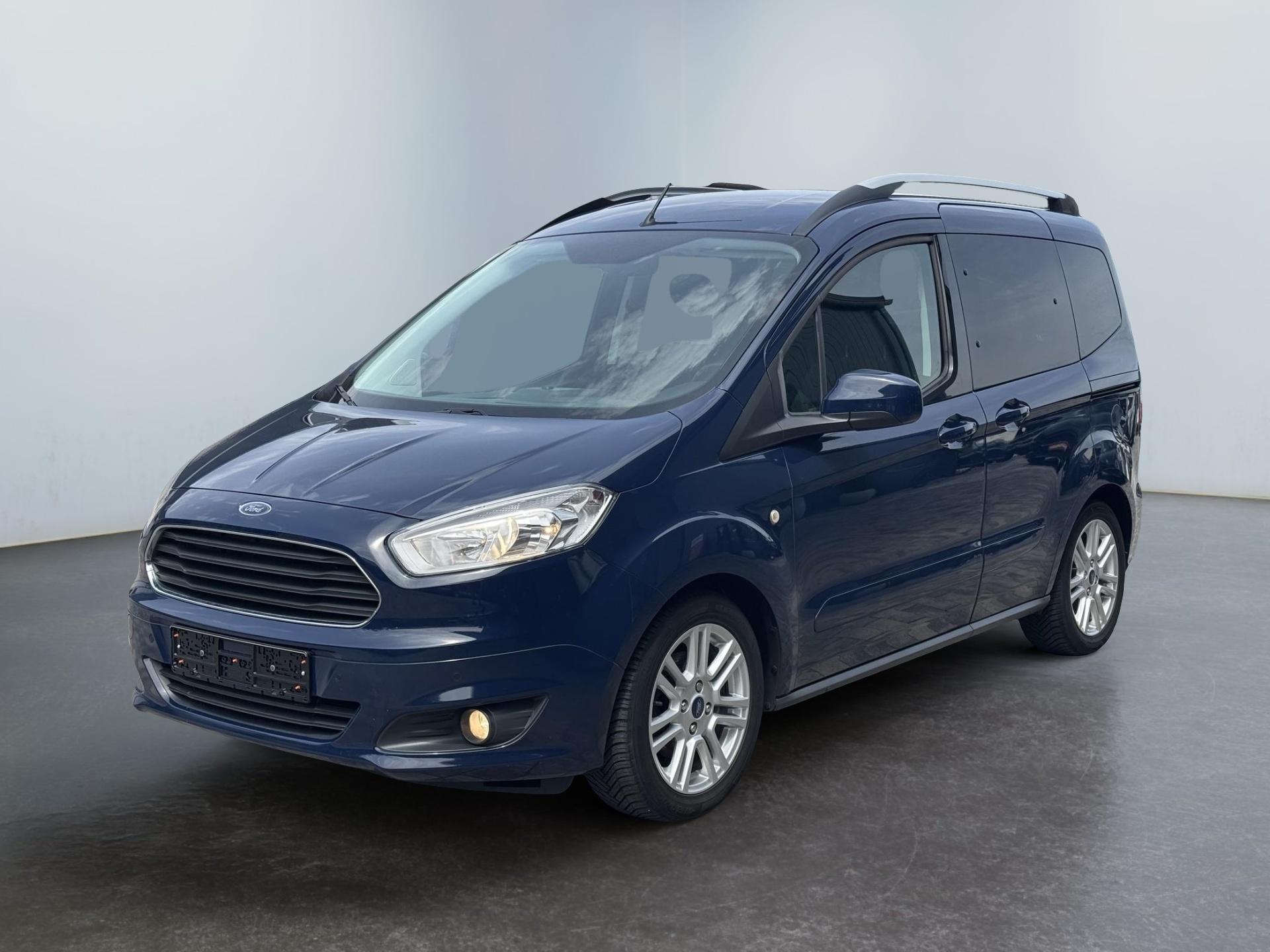 Gebraucht Ford Tourneo Courier Titanium kaufen