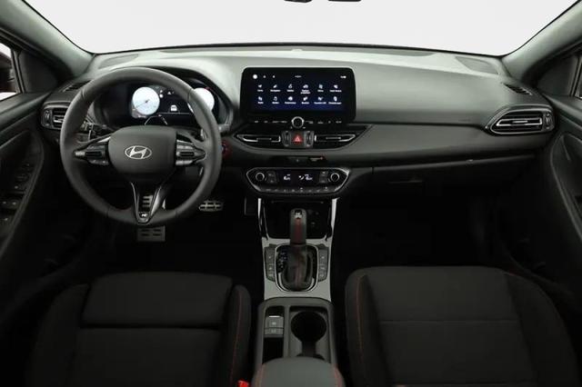Hyundai i30 Kombi N Line 1.6 T-GDI DCT N-Line Navigation Kamera 2x Einparkhilfe 18 Zoll 2Zonenklima 