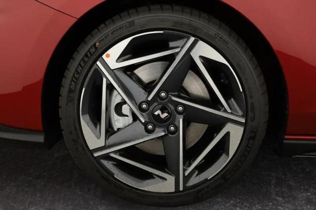 Hyundai i30 Kombi N Line 1.6 T-GDI DCT N-Line Navigation Kamera 2x Einparkhilfe 18 Zoll 2Zonenklima 