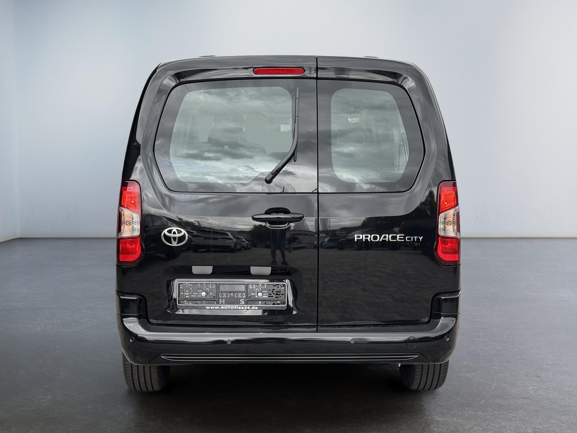 EU Neuwagen Toyota Proace City Verso L2 7 Sitzer 