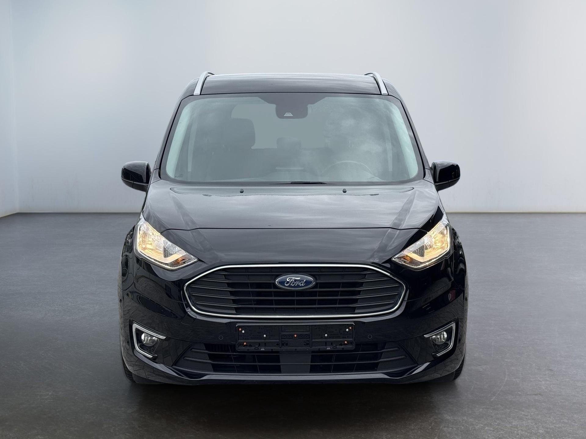 Gebraucht Ford Grand Tourneo 1,5 TDCI AT Titanium kaufen