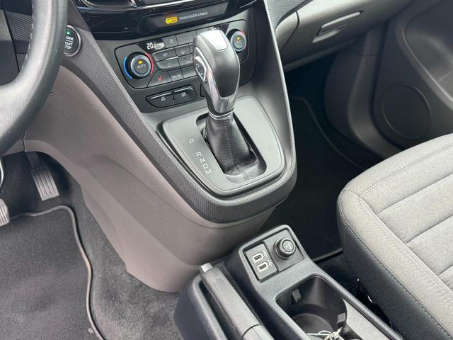 Gebraucht Ford Grand Tourneo 1,5 TDCI AT Titanium kaufen