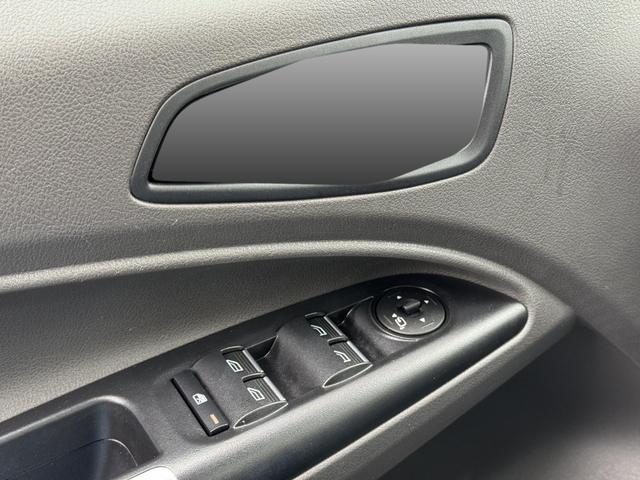 Gebraucht Ford Grand Tourneo 1,5 TDCI AT Titanium kaufen