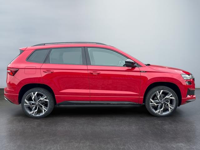 Skoda Karoq Sportline 1,5 TSI DSG 2ZKlimaautomatik Canton Anh&auml;ngerkupplung Totewinkel Assistent 2 x Einparkhilfe Kamera 19 Zoll Felgen adaptiver Tempomat 5J Garantie 