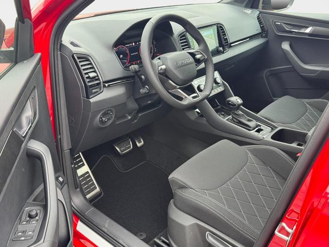 Skoda Karoq Sportline 1,5 TSI DSG 2ZKlimaautomatik Canton Anh&auml;ngerkupplung Totewinkel Assistent 2 x Einparkhilfe Kamera 19 Zoll Felgen adaptiver Tempomat 5J Garantie 